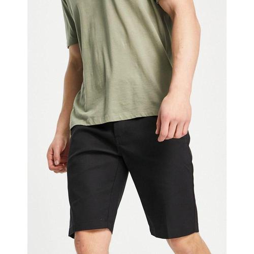 In the realm of men's fashion, Dickies shorts for men has long been a prominent name synonymous with durability, functionality, and style.