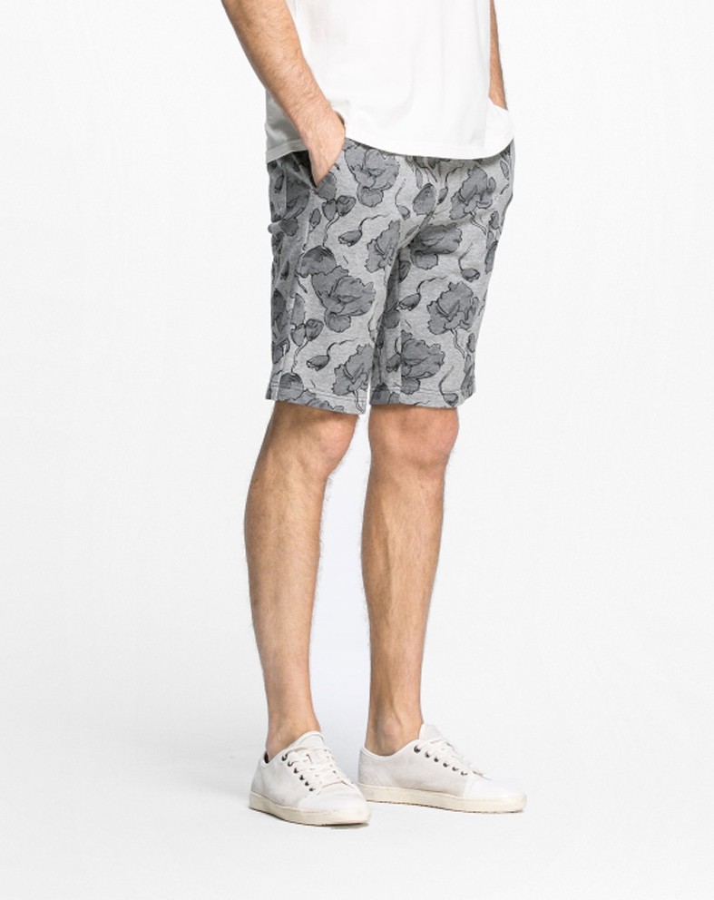 Fleece shorts men have become a staple in men's casual wear, offering comfort and style for various occasions.