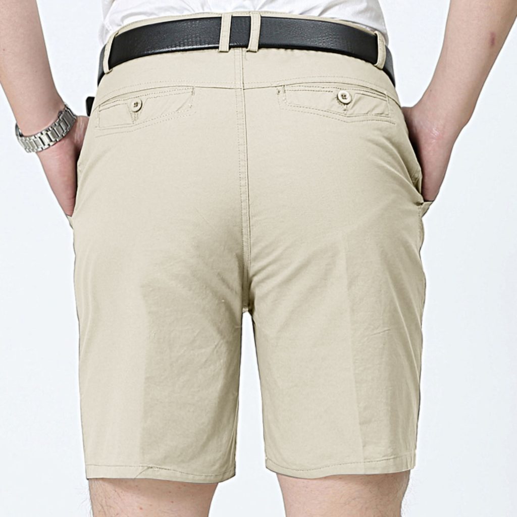 Casual shorts with zipper pockets