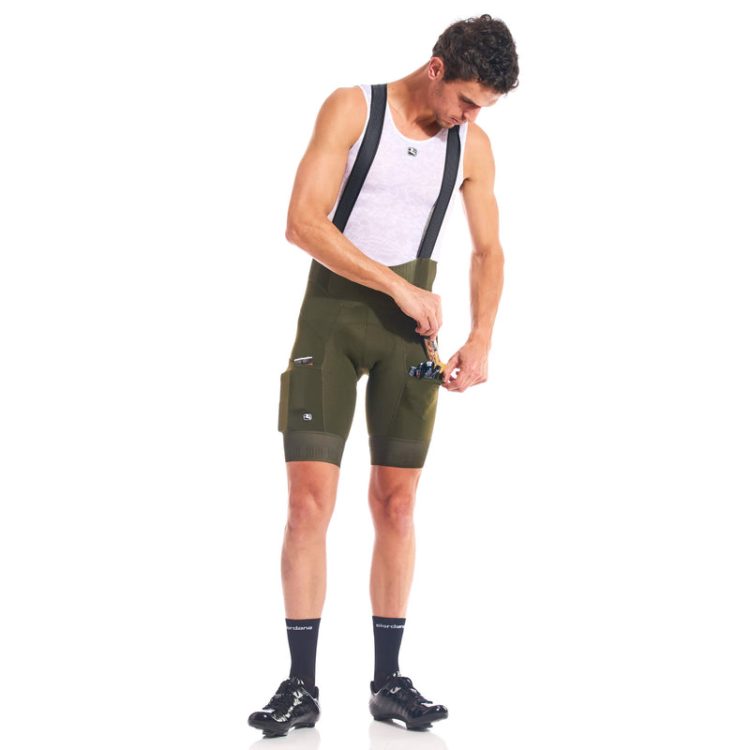 How to match rapha core cargo bib shorts?