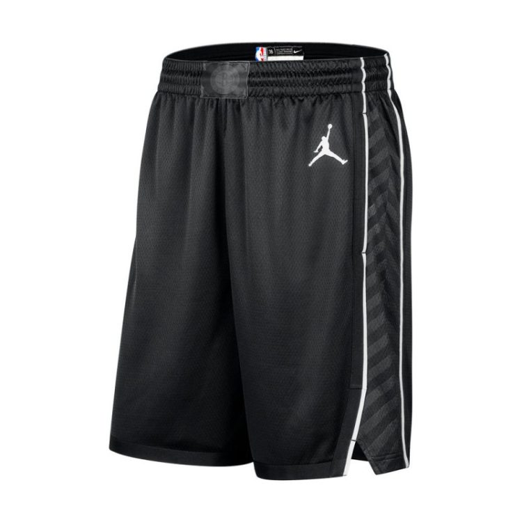 Styling men’s jordan shorts for versatile looks