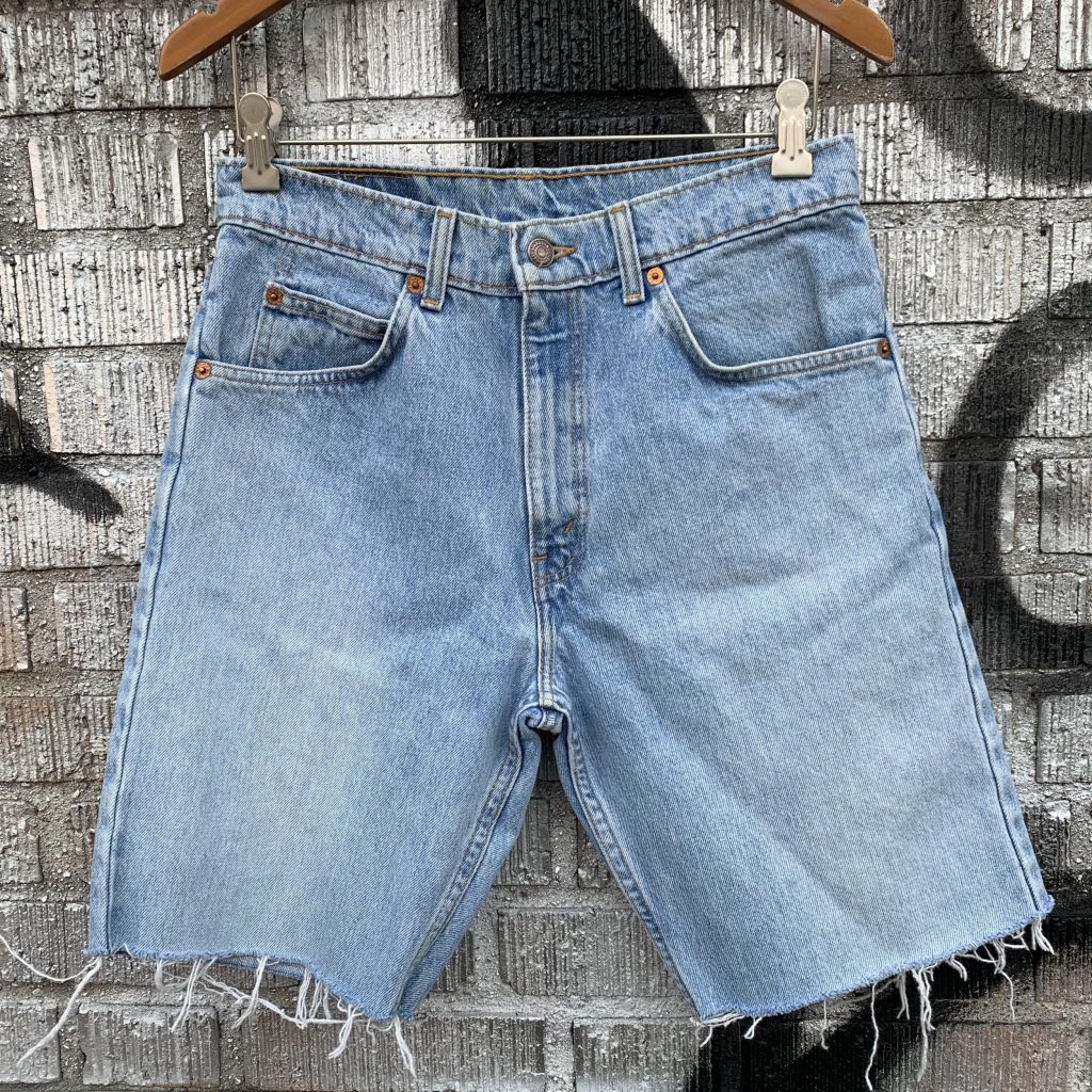 cut off jean shorts with frayed edges